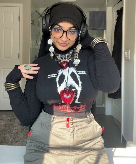 cryimgthrowingup model art photos