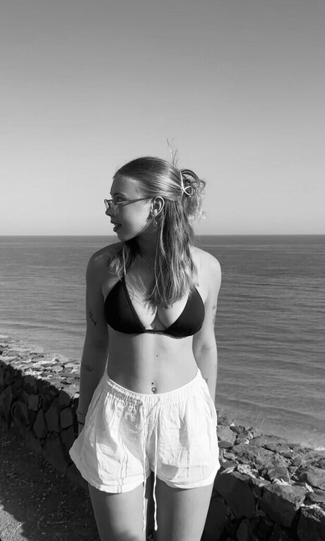 celinajoyy exclusive star photos