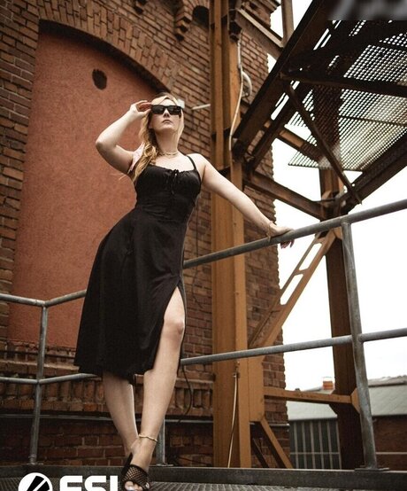 gloryhole princess onlyfans pornographic picture