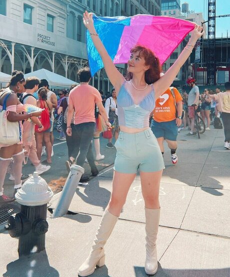 Taylor Richardson hd model pic