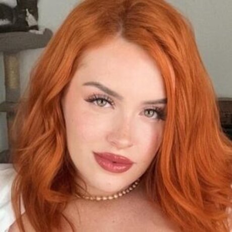 Lea Stays Peachy sex star picture