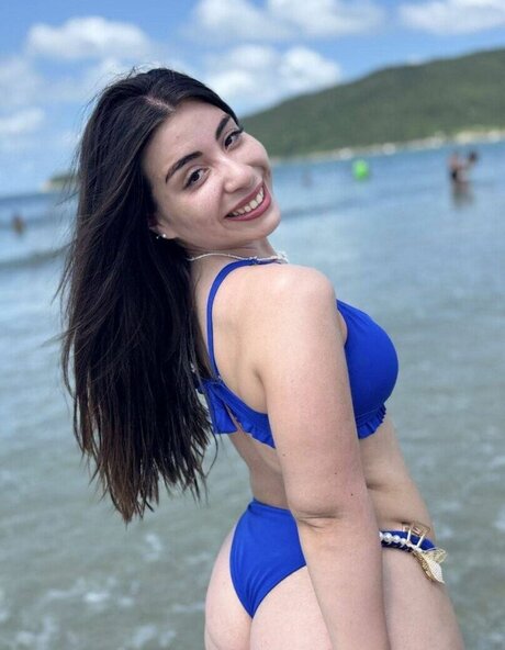 nahii carceres sexy actress photo