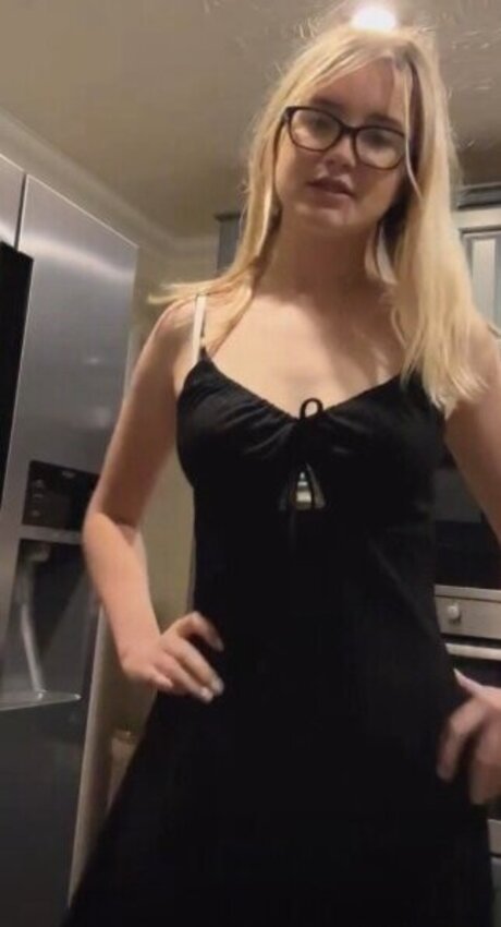 Emily xx hot star gallery