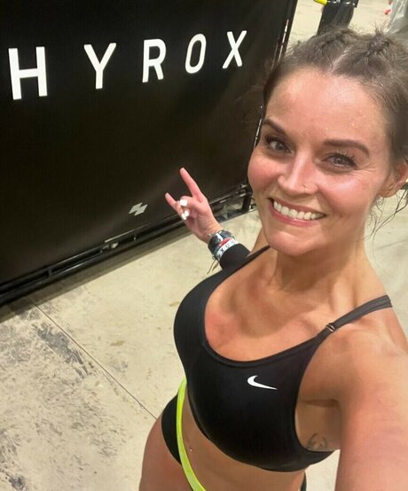 Julie Felton nice actress pictures