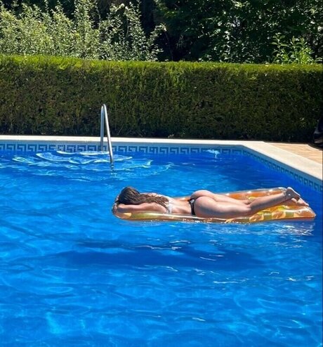 pau peach model beautiful image