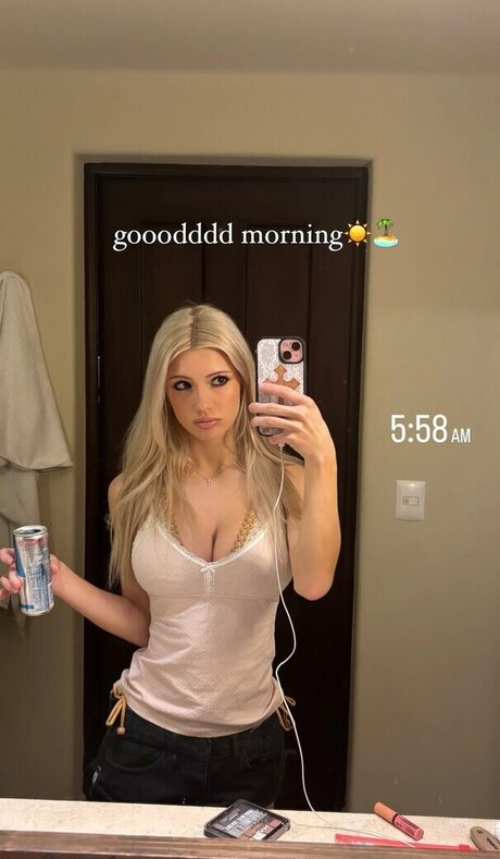 BestBlondiiecb star hot pics