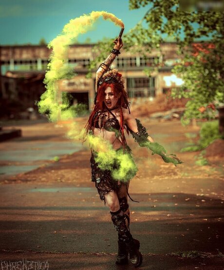 Mary Deweirdo art actress pic