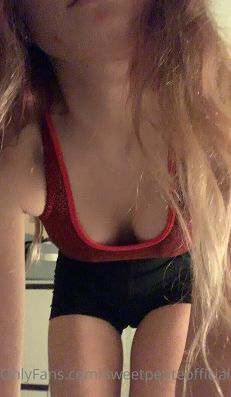 sweetpetiteofficial Quick model image