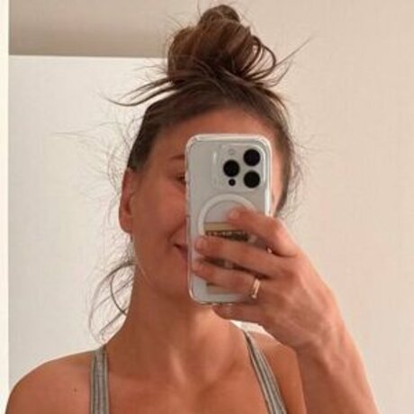 Karolina Kowalkiewicz nude pornstar galleries