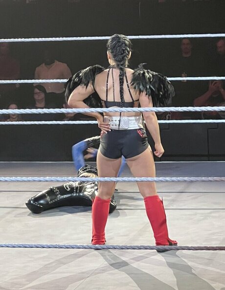 Lyra Valkyria nude pornstar photo