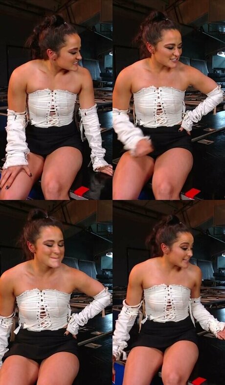 Lyra Valkyria model sex photo