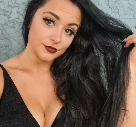 Lyra Valkyria pornstar sex pics