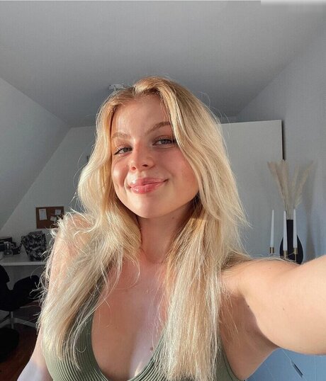 Vallixpauline perfect pornstar picture