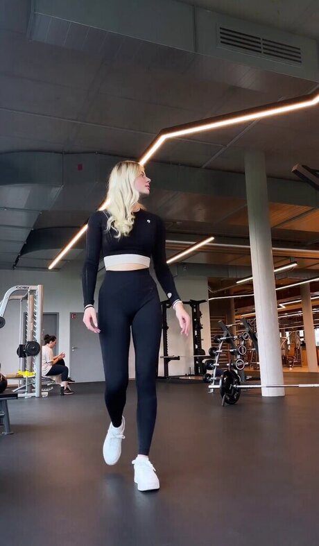 bodybuilder nude onlyfans art xxx galleries