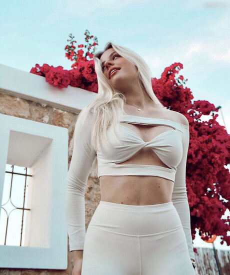 Vallixpauline beautiful pornstar pics