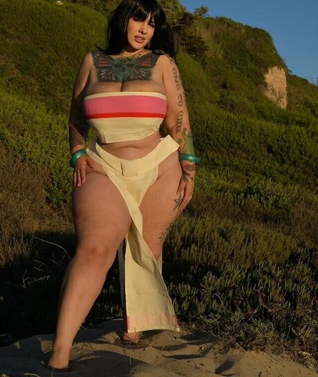 Shainarae top actress images