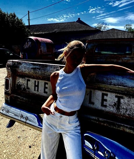 Zoe Kaeppele model hot gallery