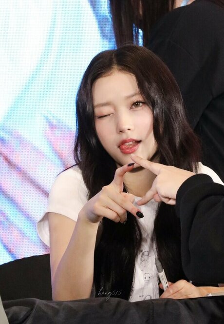 Haerin high quality actress images