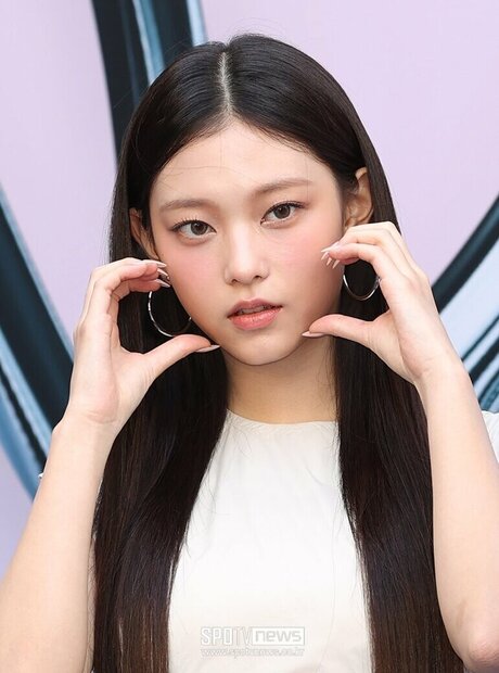 Haerin nice star images