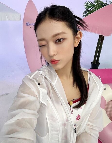 Haerin beautiful star gallery