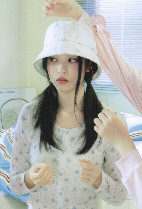 Haerin high quality pornstar pics