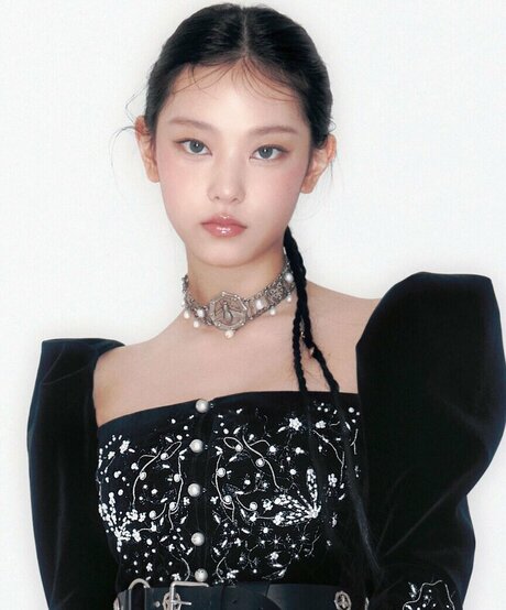 Haerin model perfect galleries