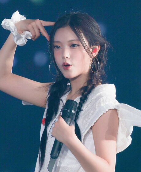 Haerin model best images