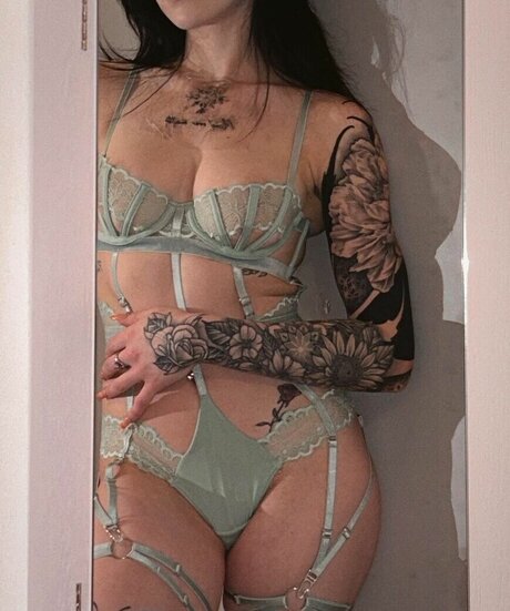 sadieeden_ model pretty archive