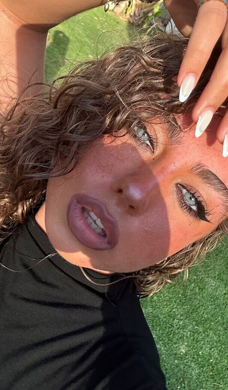 Olivia Alex pornstar gallery