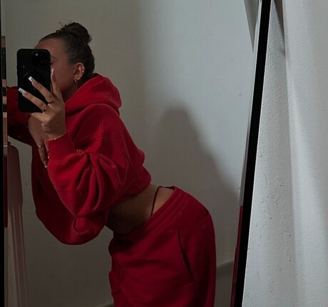 Olivia Alex model naked img