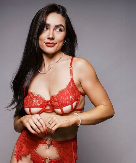 Emma Rosalie sexy model image