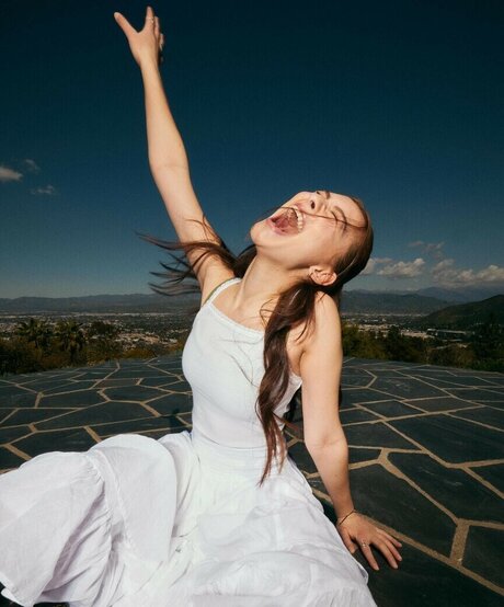 Lola Tung model hot archive