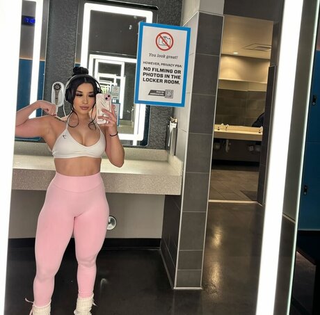 Karen Cantu star sexy pictures