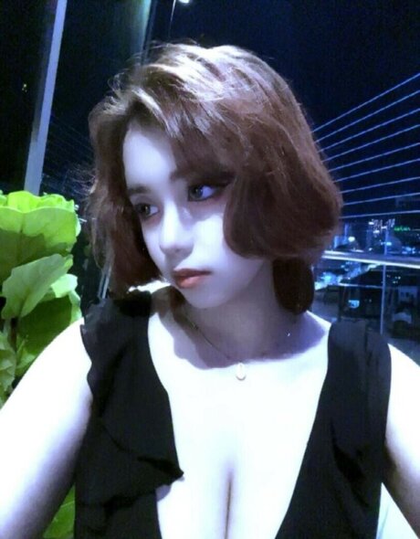 ElyanaSparks pornstar nudes pictures