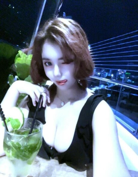 ElyanaSparks art star gallery