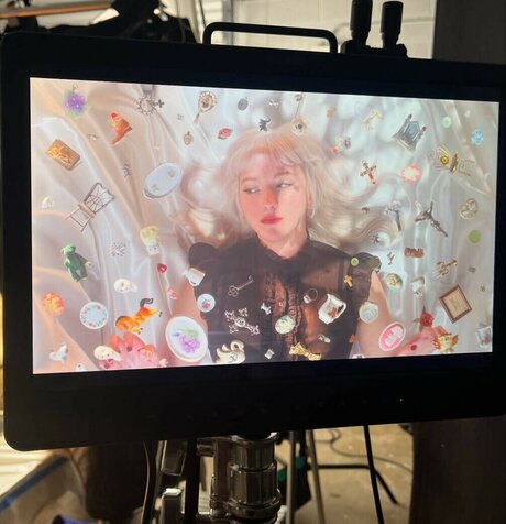 Girlpuppy sex model photo