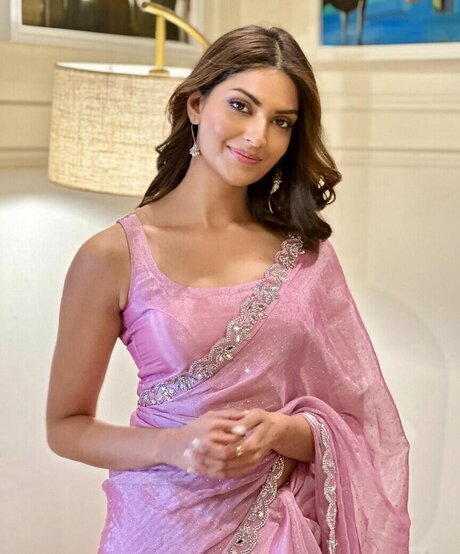 Yesha Sagar beautiful pornstar image