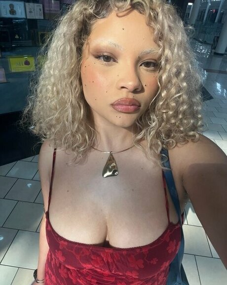 bossymfka model xxx galleries