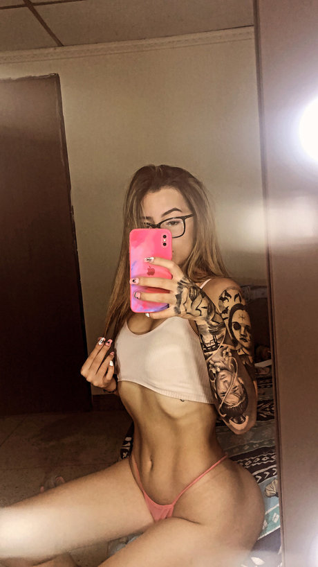 Laura Gomez_ art star img