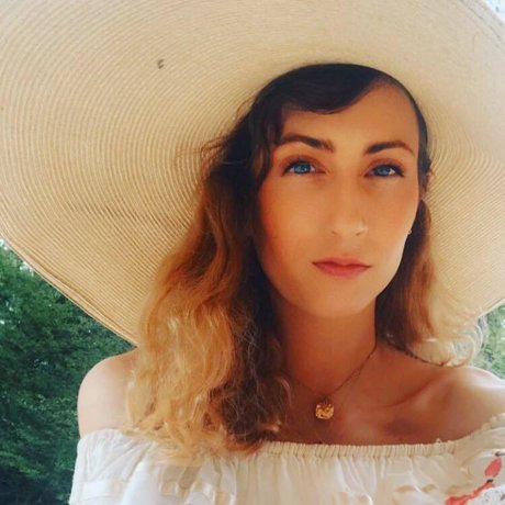 LanaPie hot model img