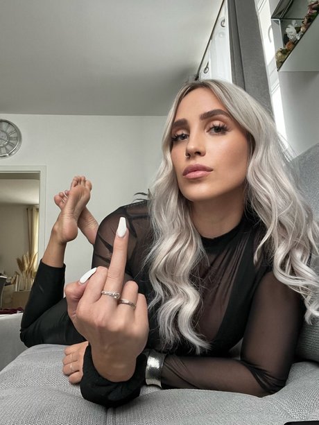 FEET TEMPEL OF LADY SKULLY_ best model photos