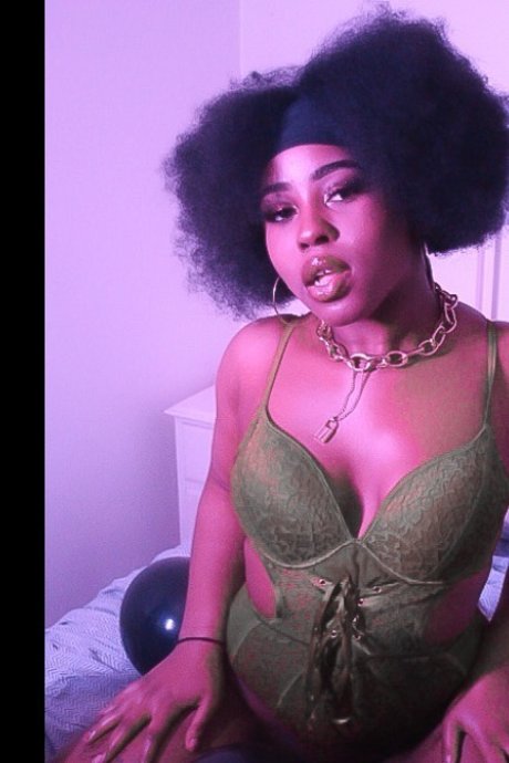 LadyAsserella star gallery