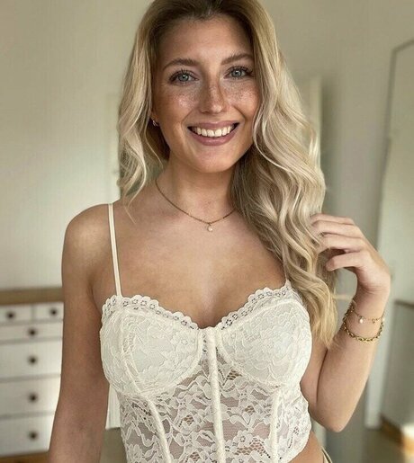 Tina Nora pretty pornstar galleries