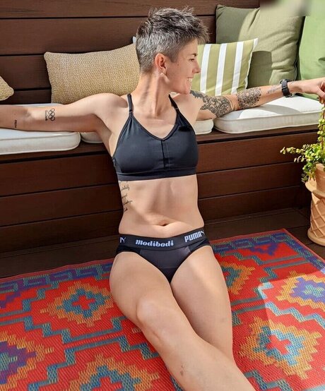 Prominent model free photos