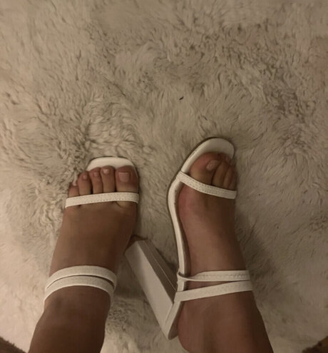 lesbian kissing onlyfans hot sexy img