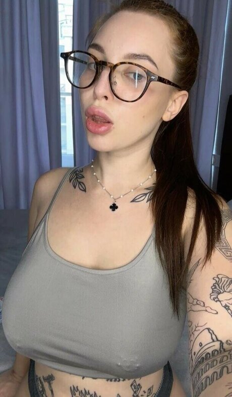 amina briz model hot gallery