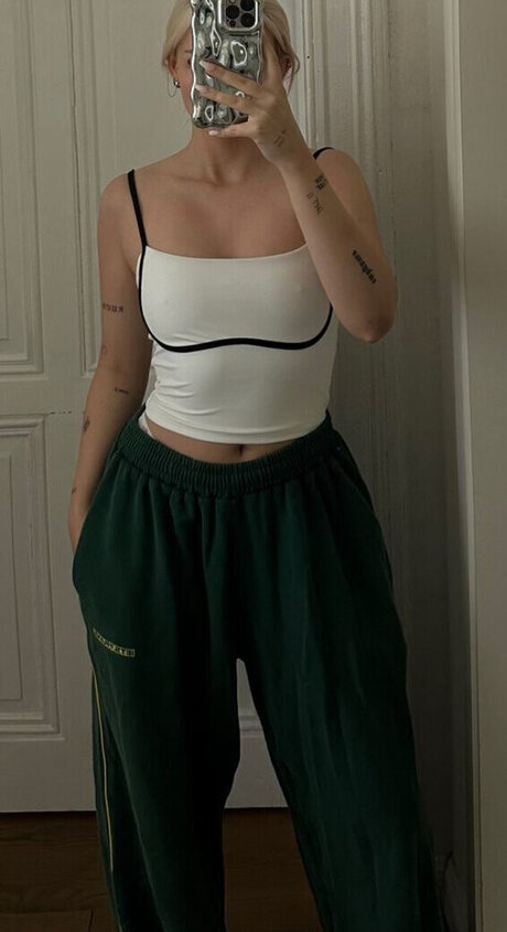 big tits mom onlyfans pornos image