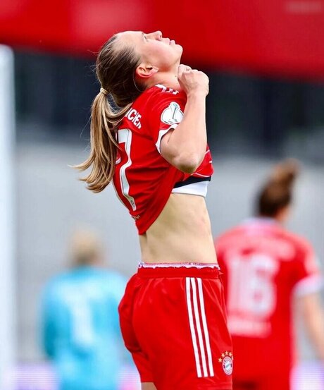 chubby blonde onlyfans porno pic