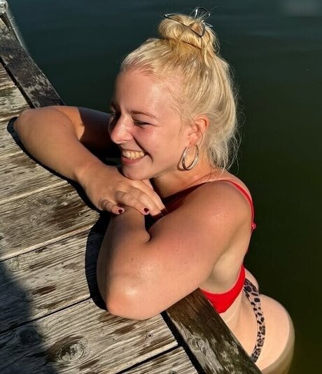 Jette Nietzard exclusive star photo