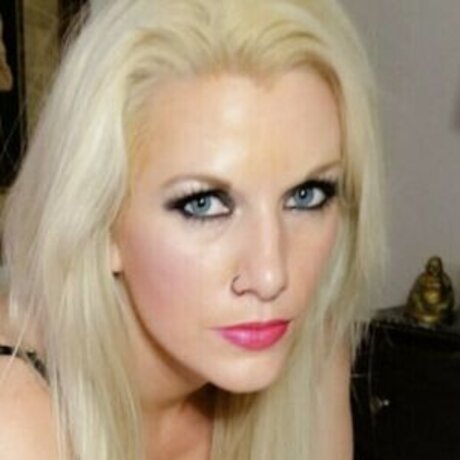 Flirty Nola pornstar nudes pics